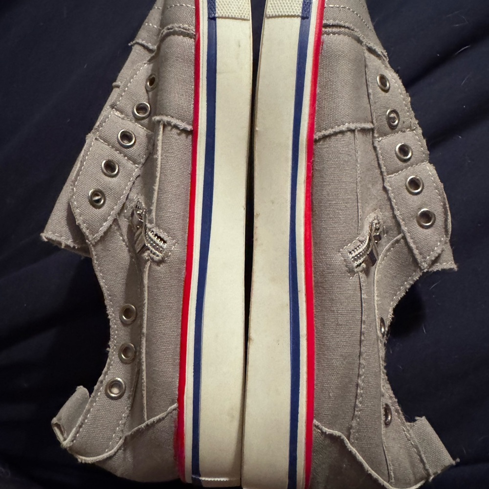 Kids Canvas Sneakers - Gray and Red - Picture 2 of 3